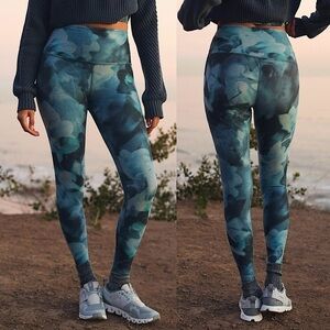 Beyond Yoga Caught In The Midi High Waisted Soft Leggings in Slate Sz XS
